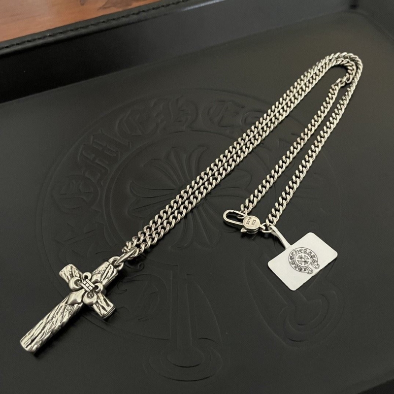 Ch**me He**ts necklaces